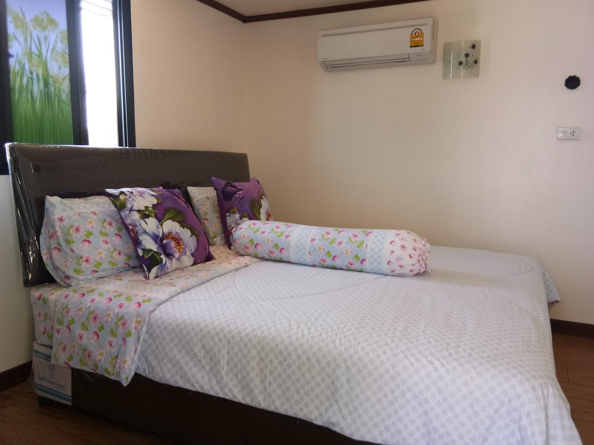 4 Seasons Mini House Hotel Nakhon Si Thammarat Buitenkant foto